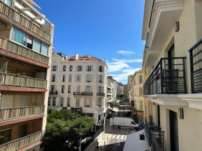 A025-Appartement 2 chambres - carré d'Or-hyper centre Cannes
